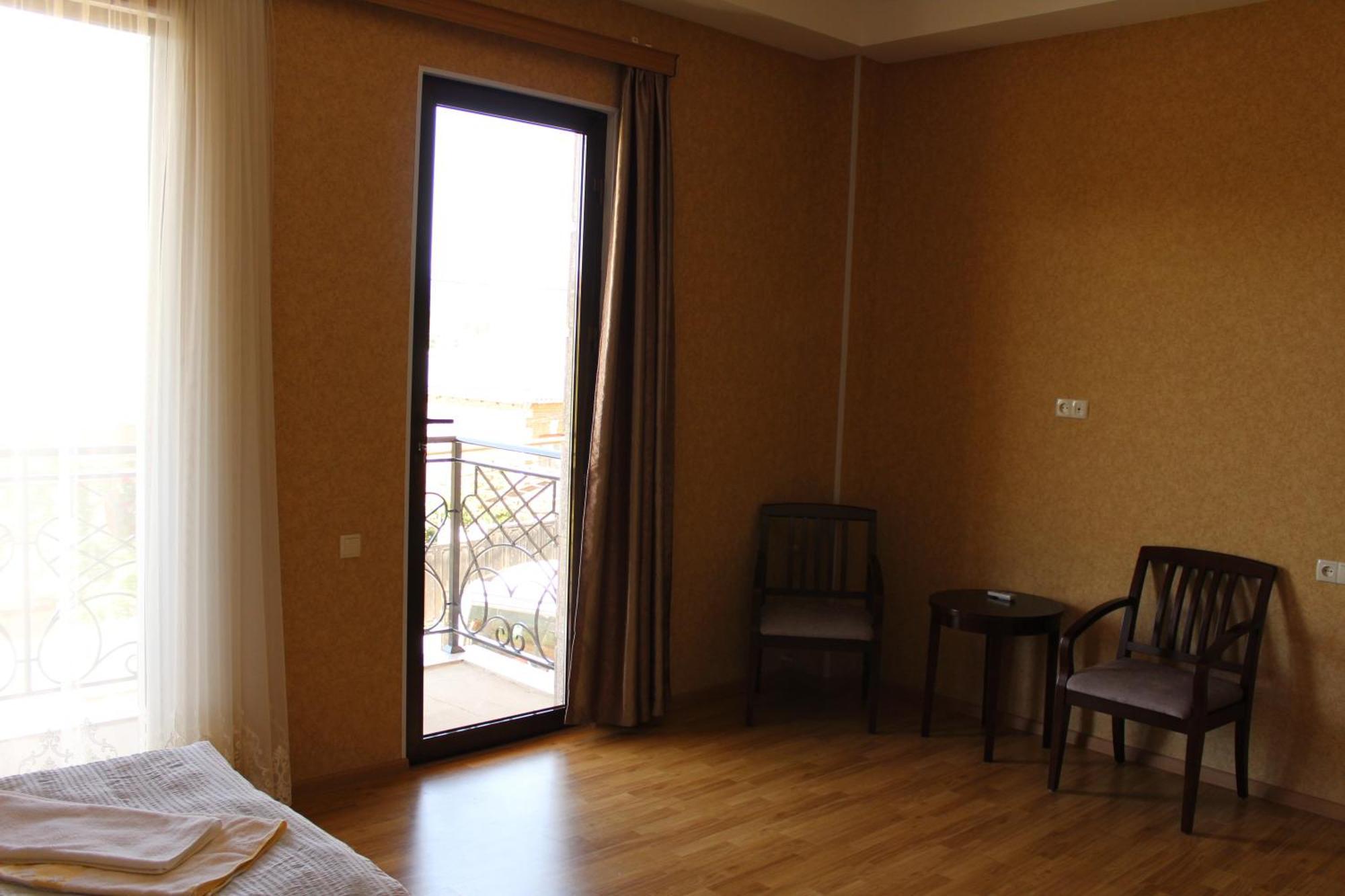 Argopalace Kutaisi Habitación foto