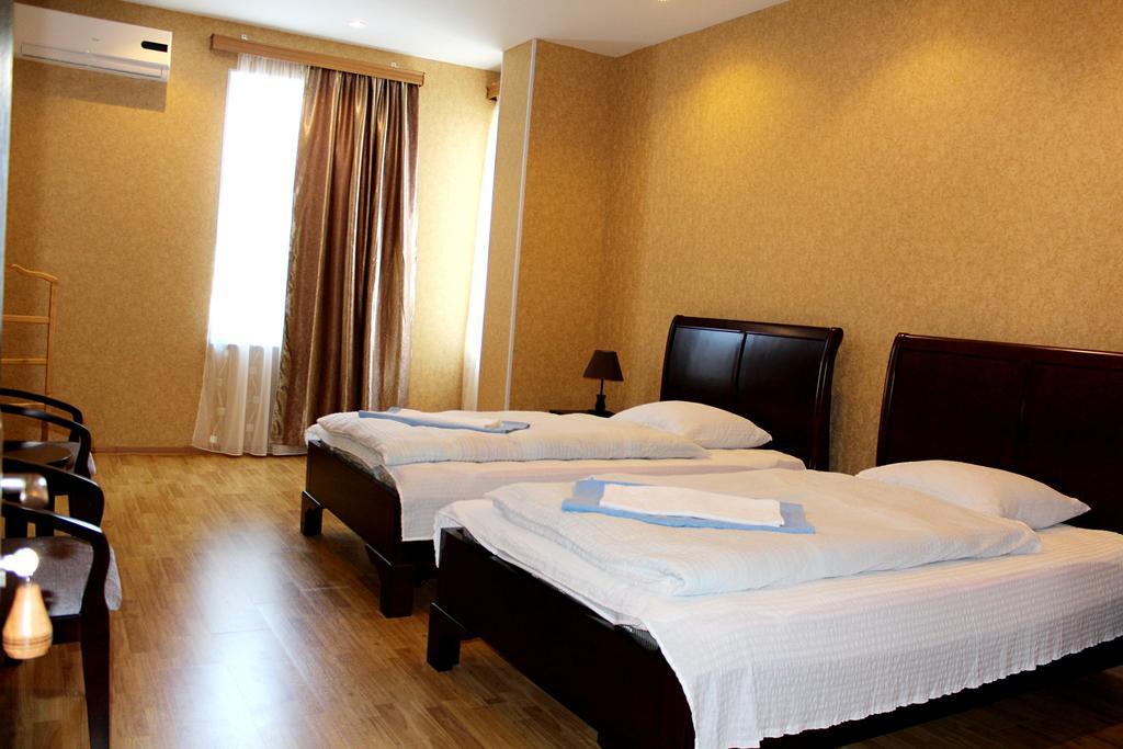 Argopalace Kutaisi Habitación foto